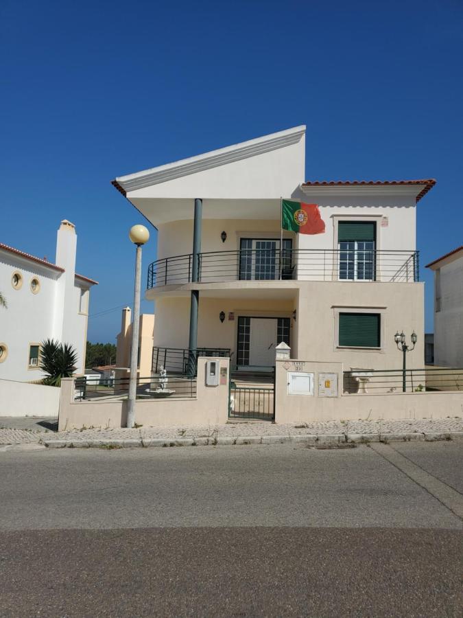 Hotel Alojamento Bertil Nazaré Exterior foto